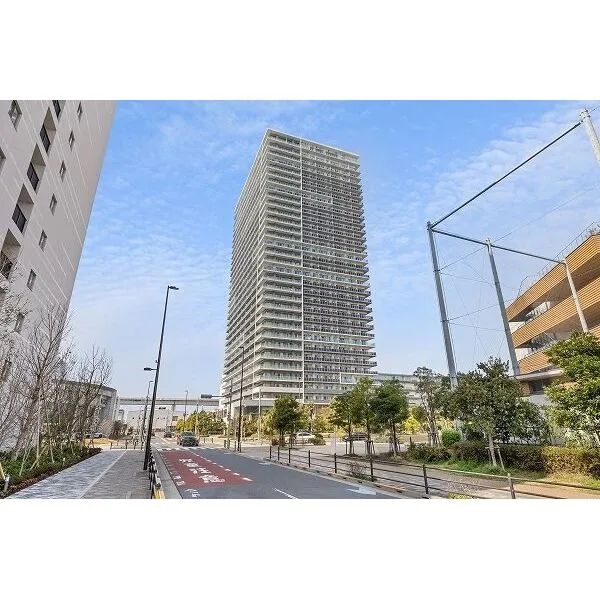 ブリリア有明シティタワー 2014年12月築 33階建免震構造タワーマンション