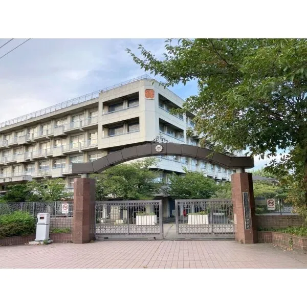 さいたま市浦和区上木崎6丁目 さいたま市立大原中学校(中学校)まで約950m(徒歩12分)