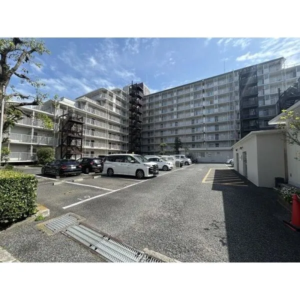 仲六郷ハウス 駐車場