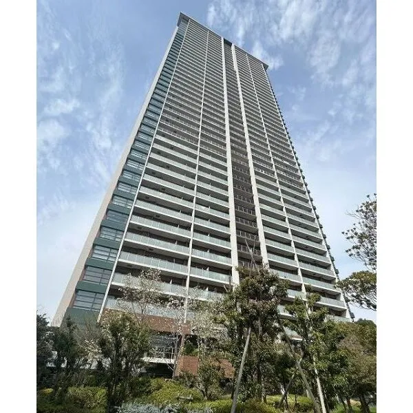 大阪福島タワー 45階建てタワーマンションです。