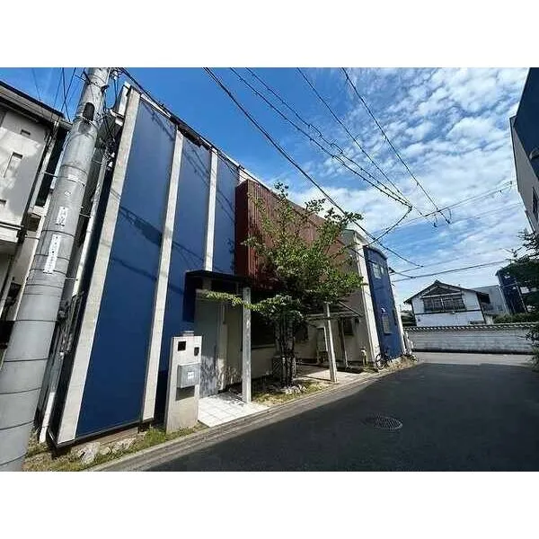 守口市八雲北町2丁目 鉄骨造2階建ての戸建てです。地下鉄谷町線「守口」駅まで徒歩21分のロケーションとなっています。